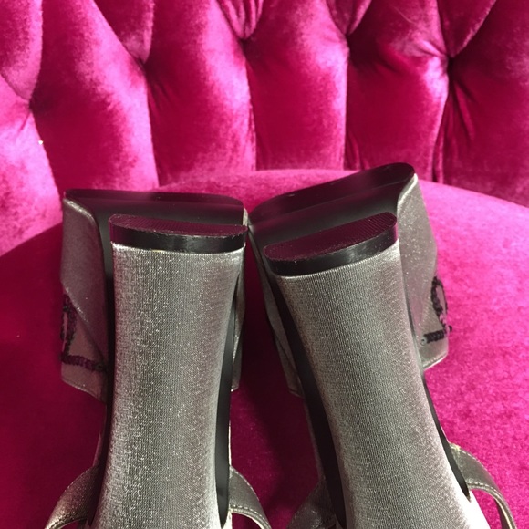True Vintage 90’s Silver & Sequin Platform Heels - Picture 16 of 16
